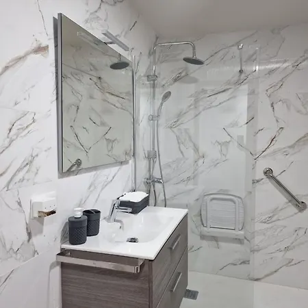 Miribel Apartman *